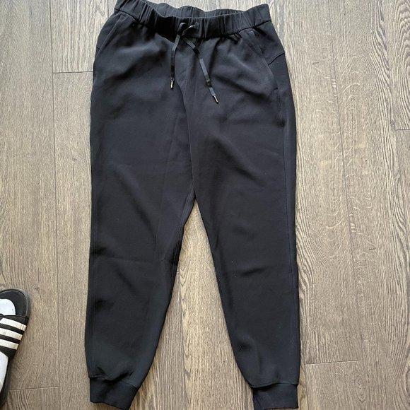 Lululemon On The Fly Black Woven Jogger - Picture 3 of 5